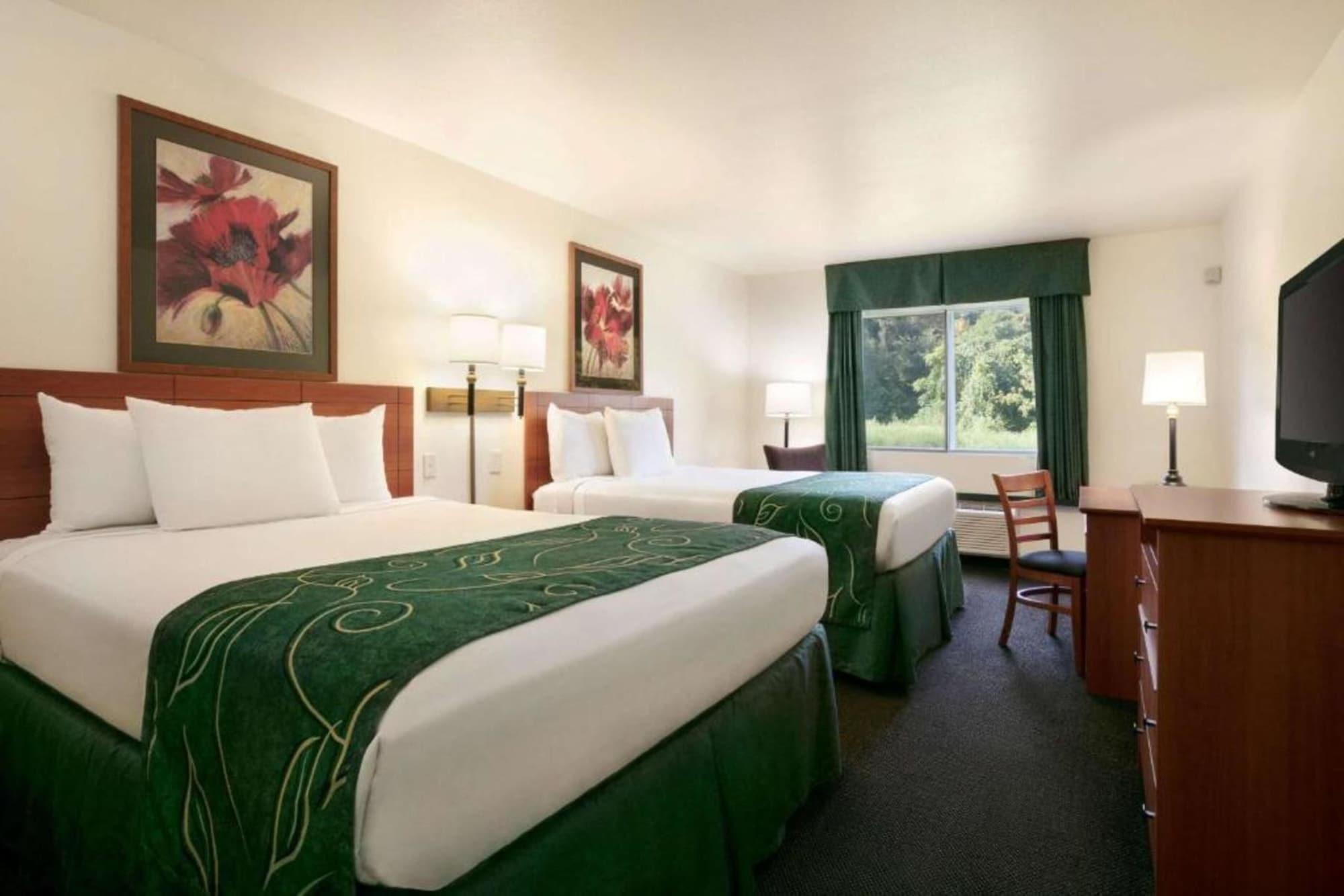 Travelodge By Wyndham Livonia Экстерьер фото
